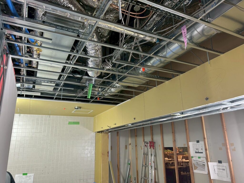 ショッピングモール内の店舗デザイン｜リノベーション②下地工事編画像