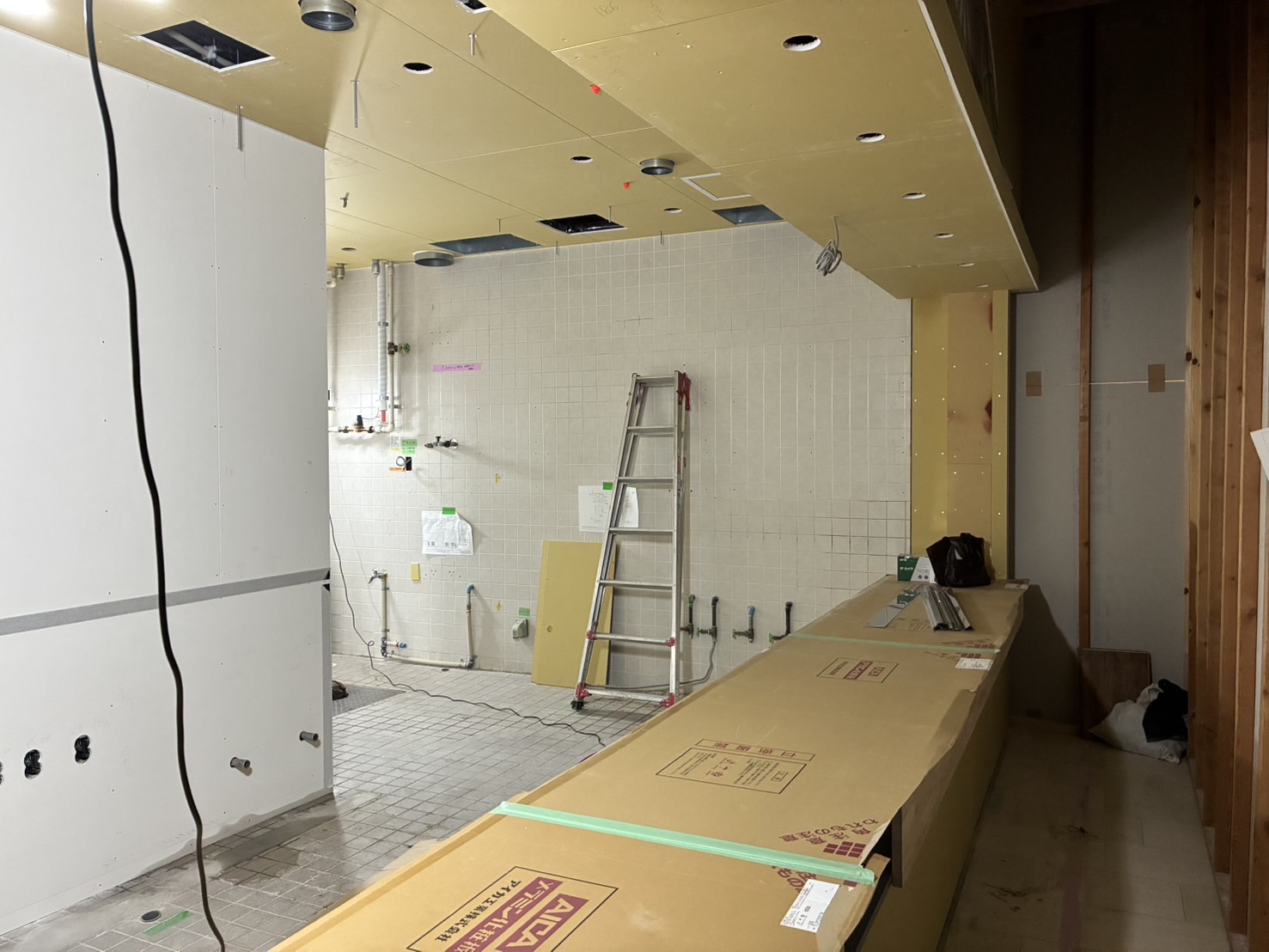 店舗改装｜蕎麦屋のデザイン｜厨房のレイアウト③内装工事編画像